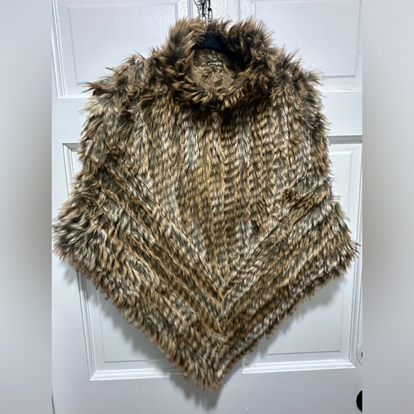 J. McLaughlin wrap Shawl Poncho Faux Fur Brown OS - Picture 2 of 3